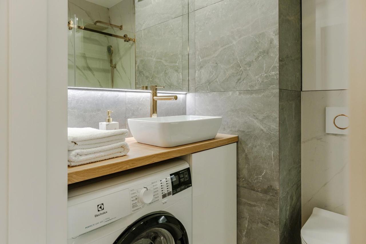 Apartment Wola, Wi-Fi, Smart Lock, Air Condition Warsawa Bagian luar foto